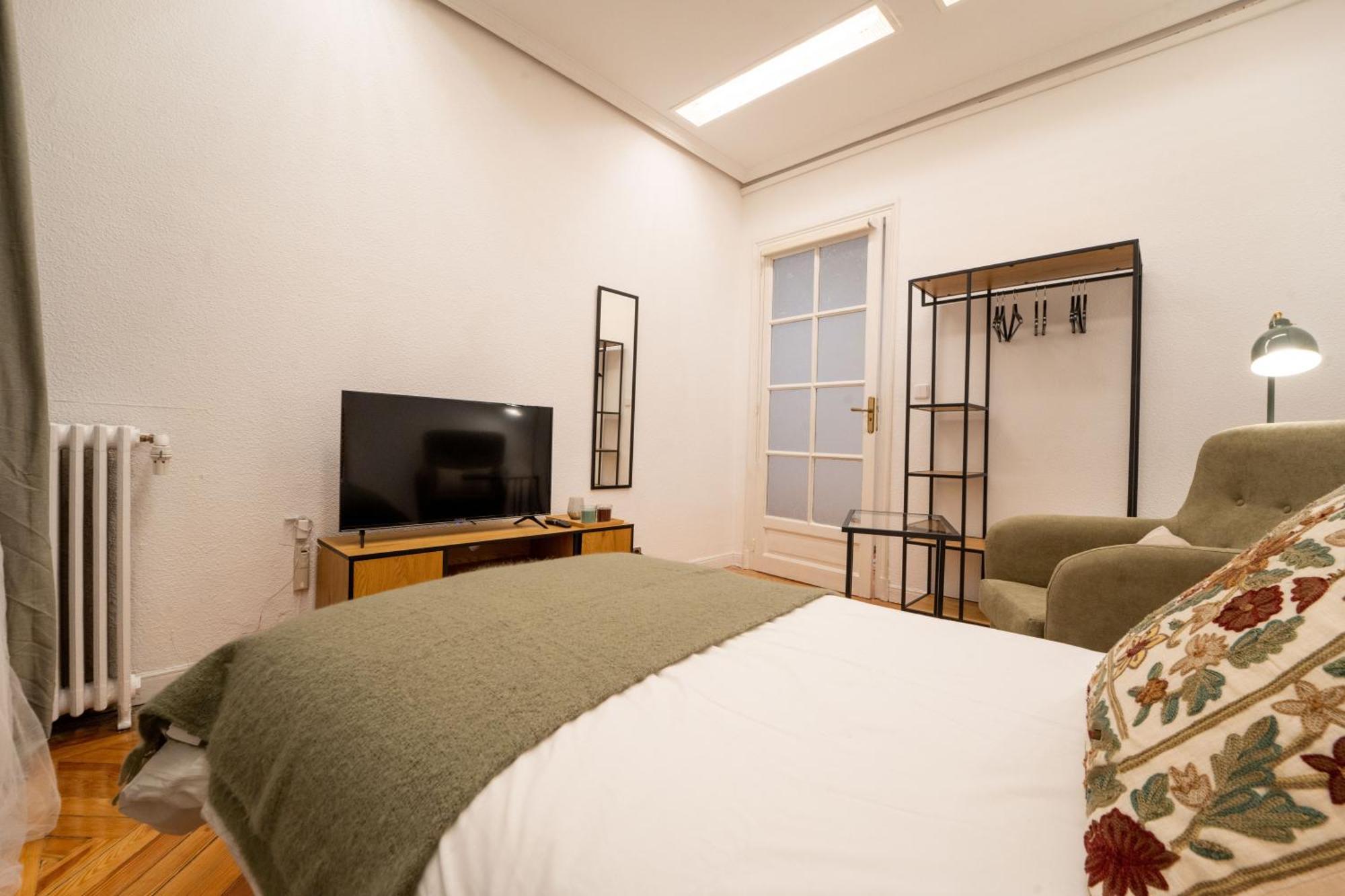 Alojamiento Pleno Centro Fuencarral Madrid Ngoại thất bức ảnh